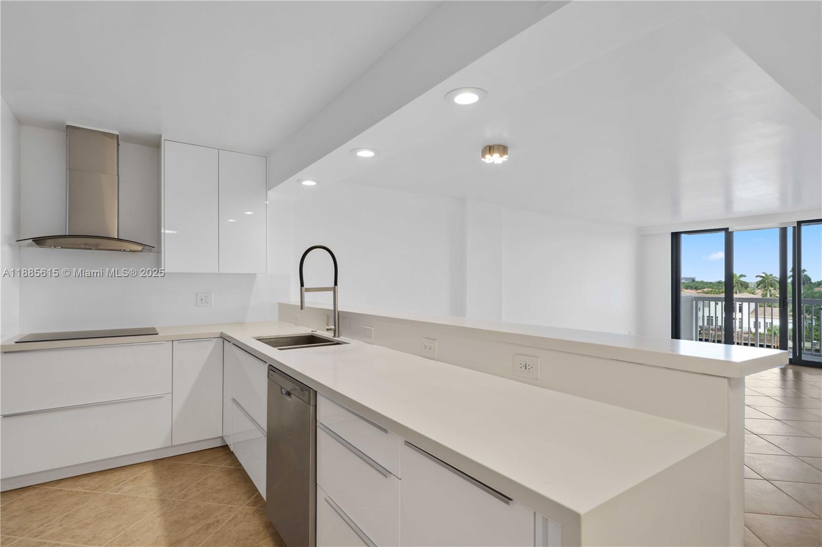 1500 S Ocean Dr #5C