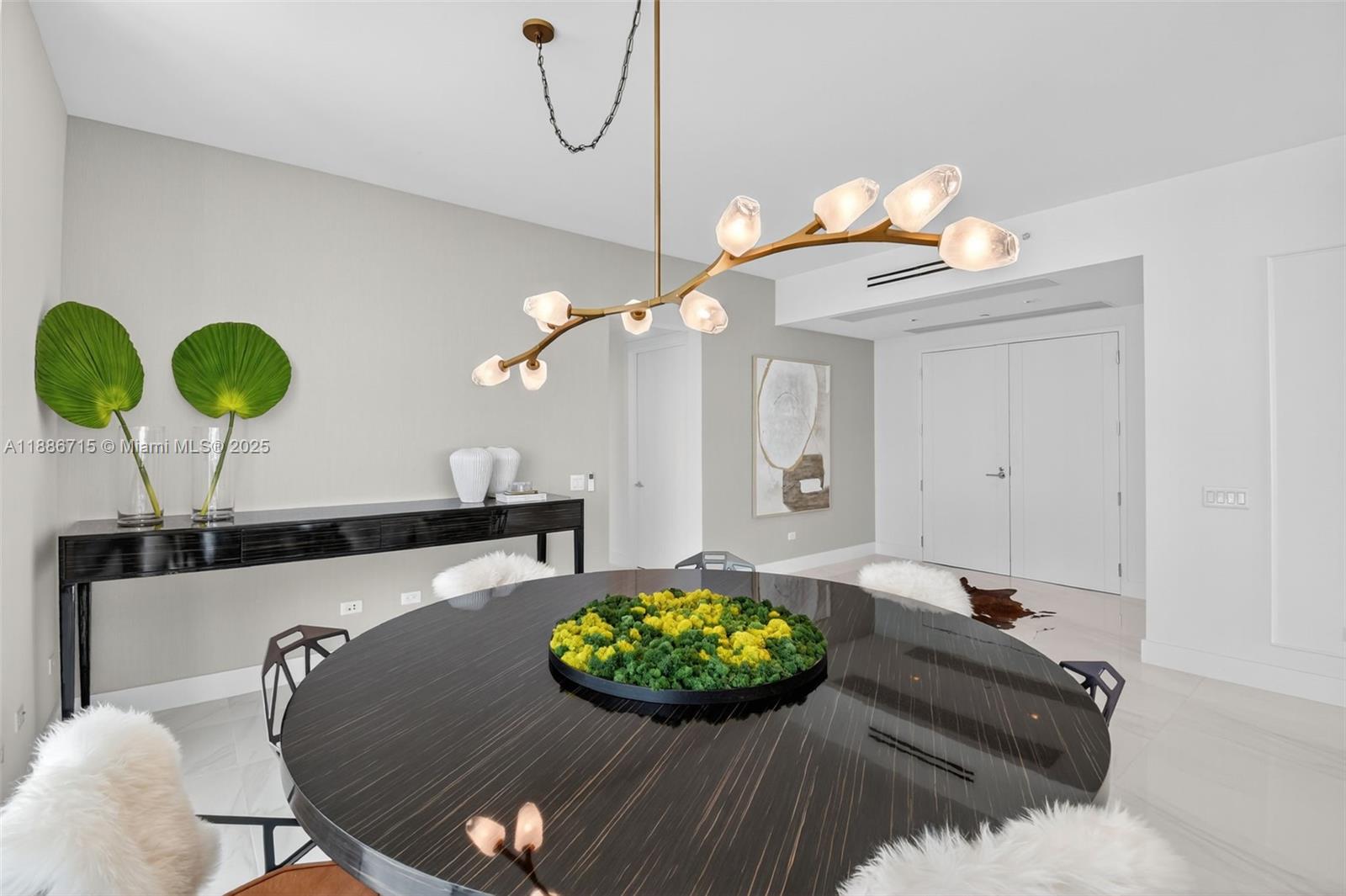 image Turnberry Ocean Club15