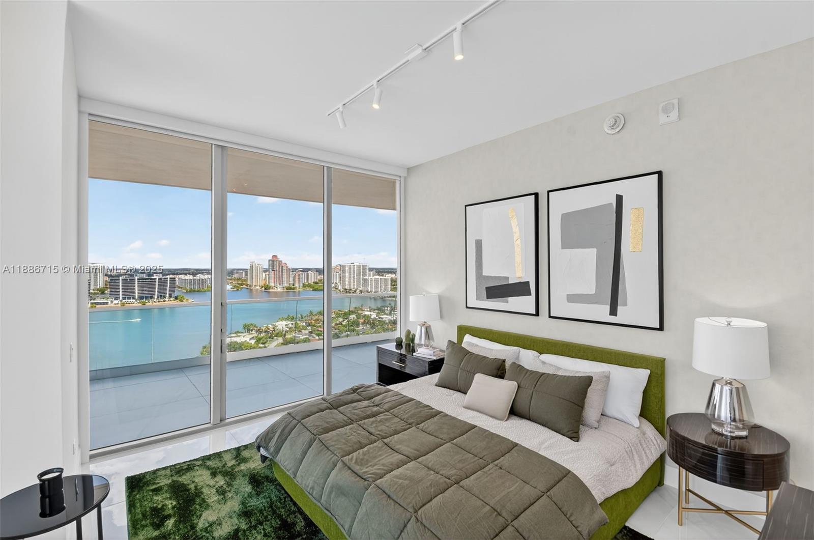 image Turnberry Ocean Club22