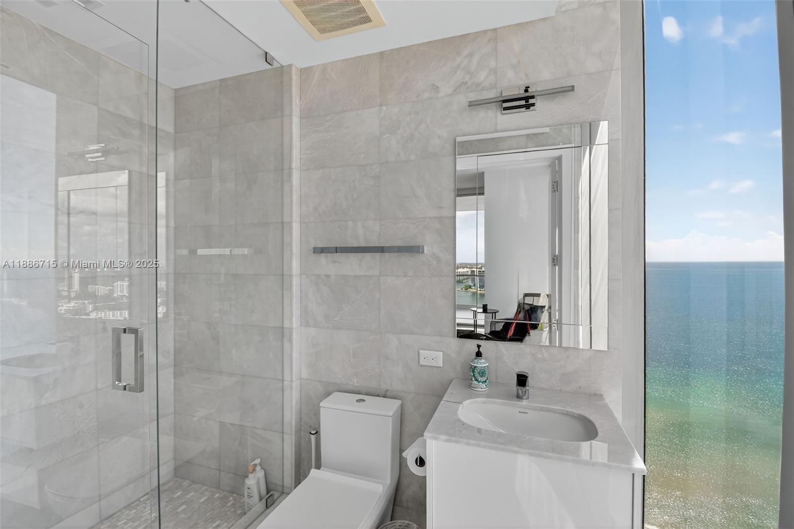 image Turnberry Ocean Club25