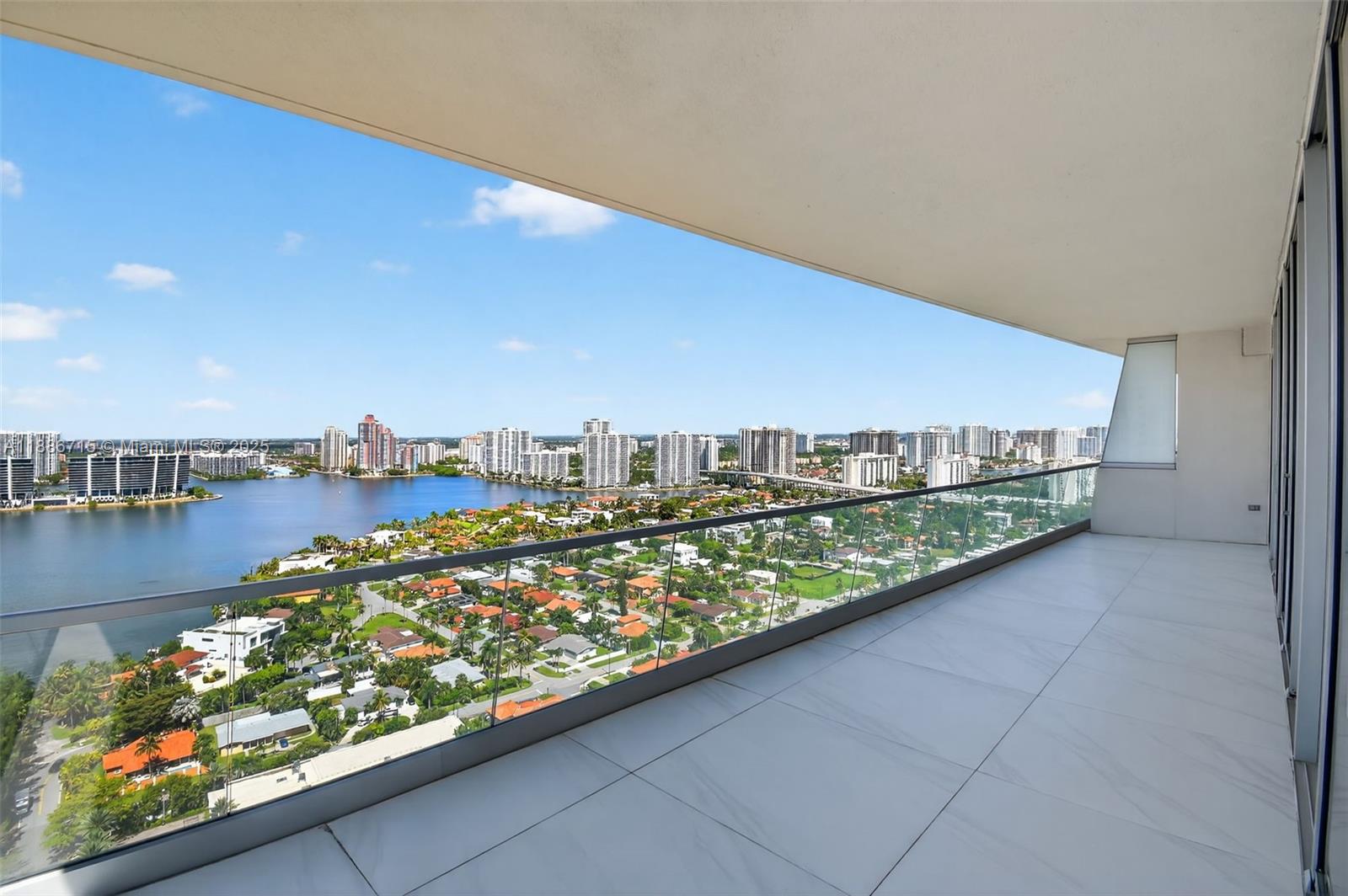 image Turnberry Ocean Club26