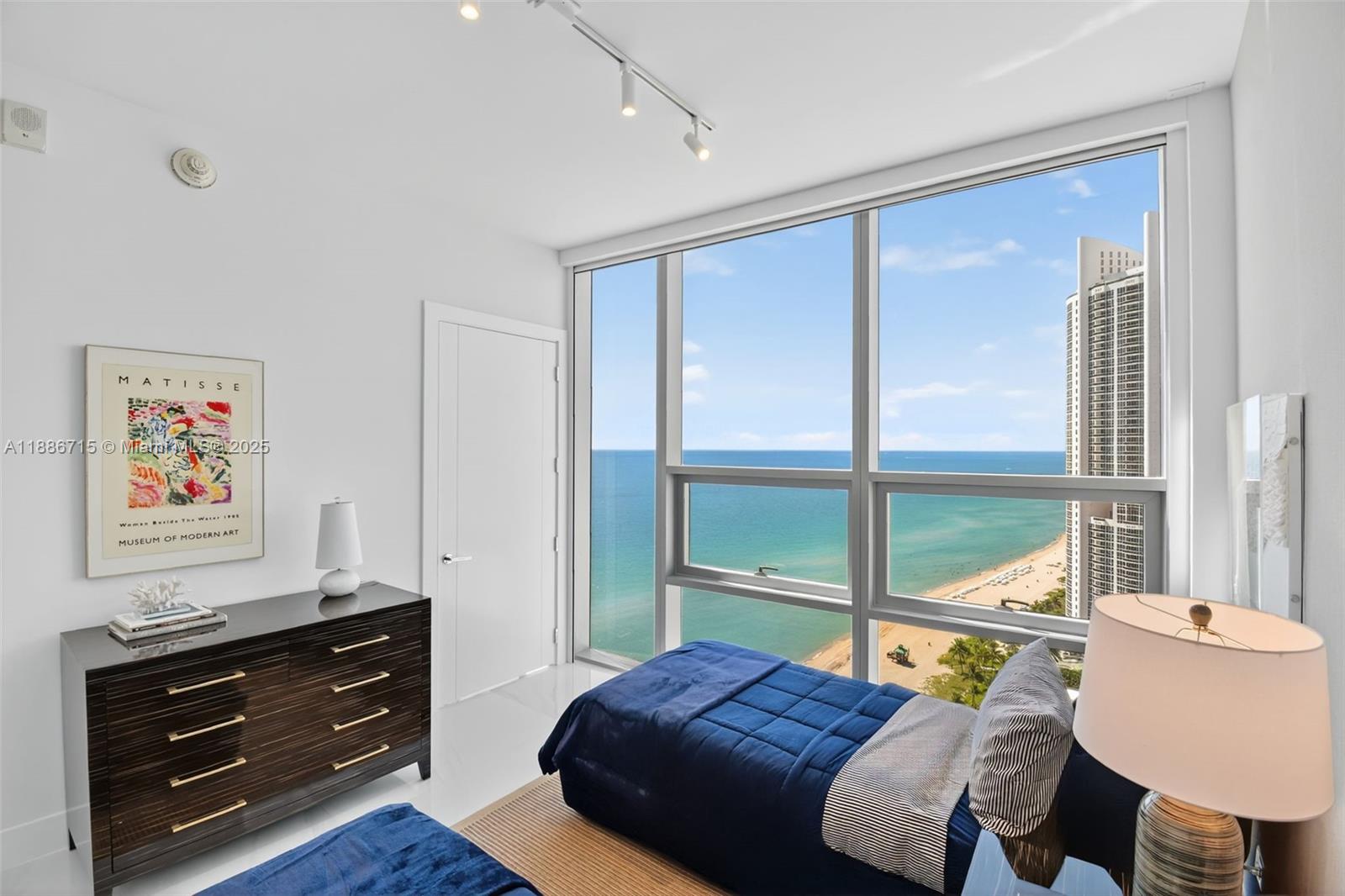 image Turnberry Ocean Club33