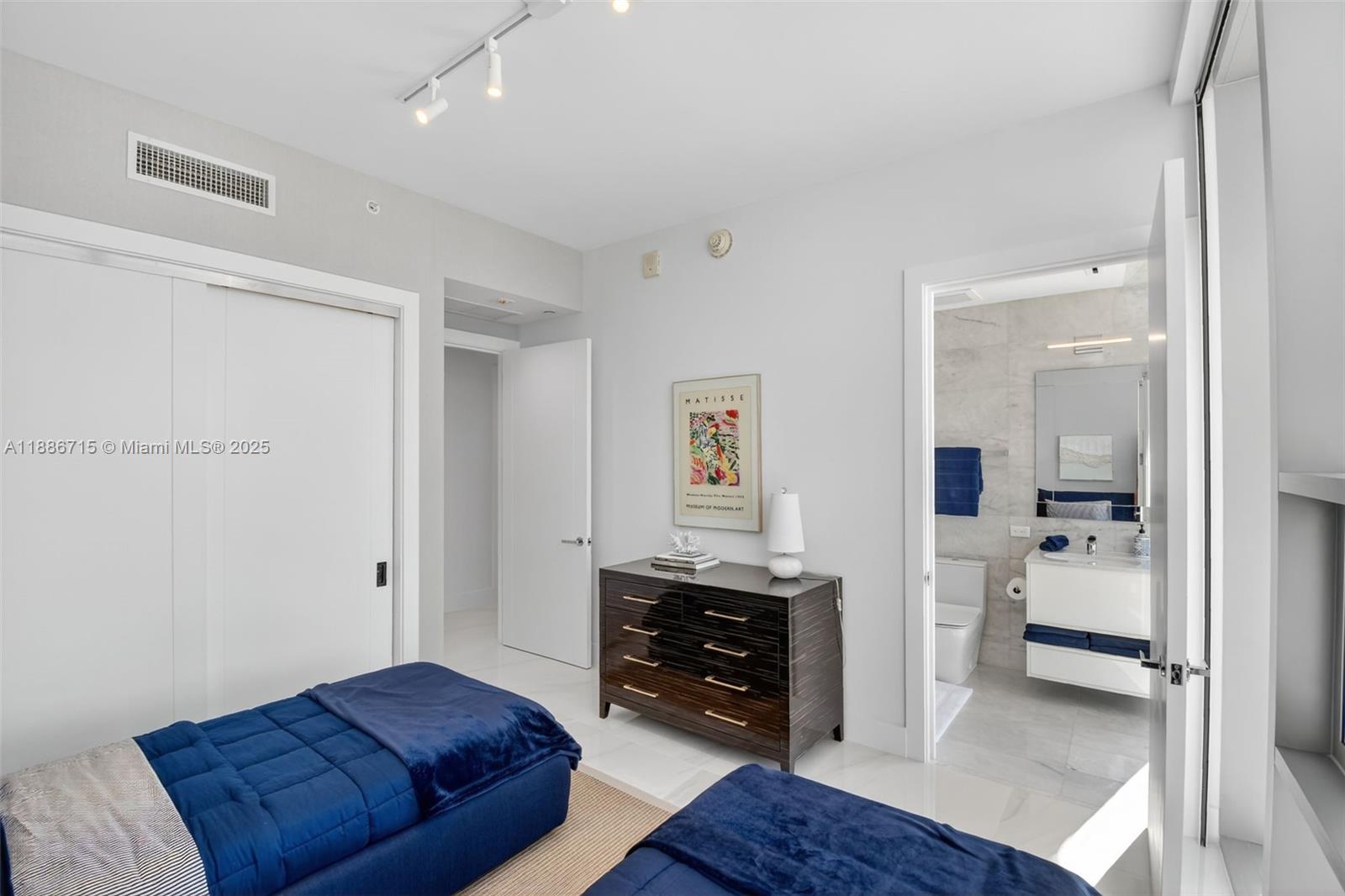 image Turnberry Ocean Club35