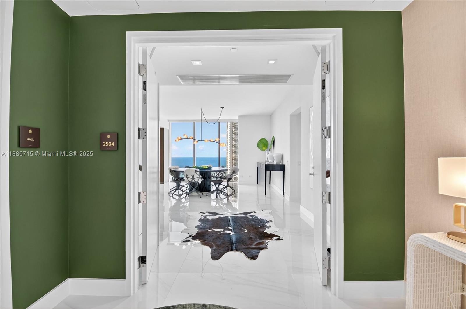 image Turnberry Ocean Club47