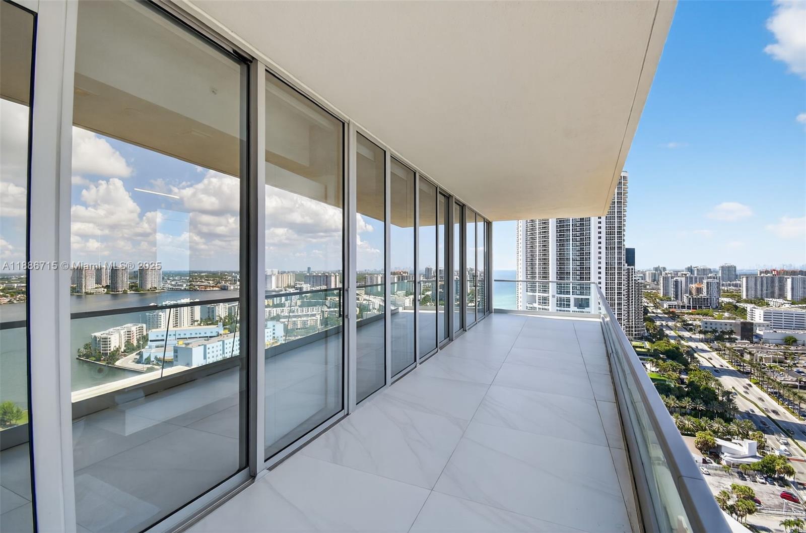 image Turnberry Ocean Club50