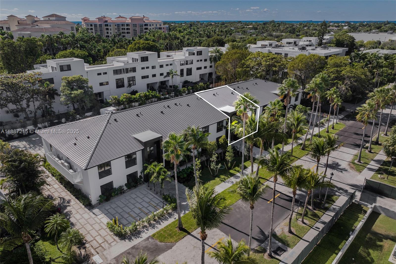 200 Sunrise Dr #200D Key Biscayne, FL 33149