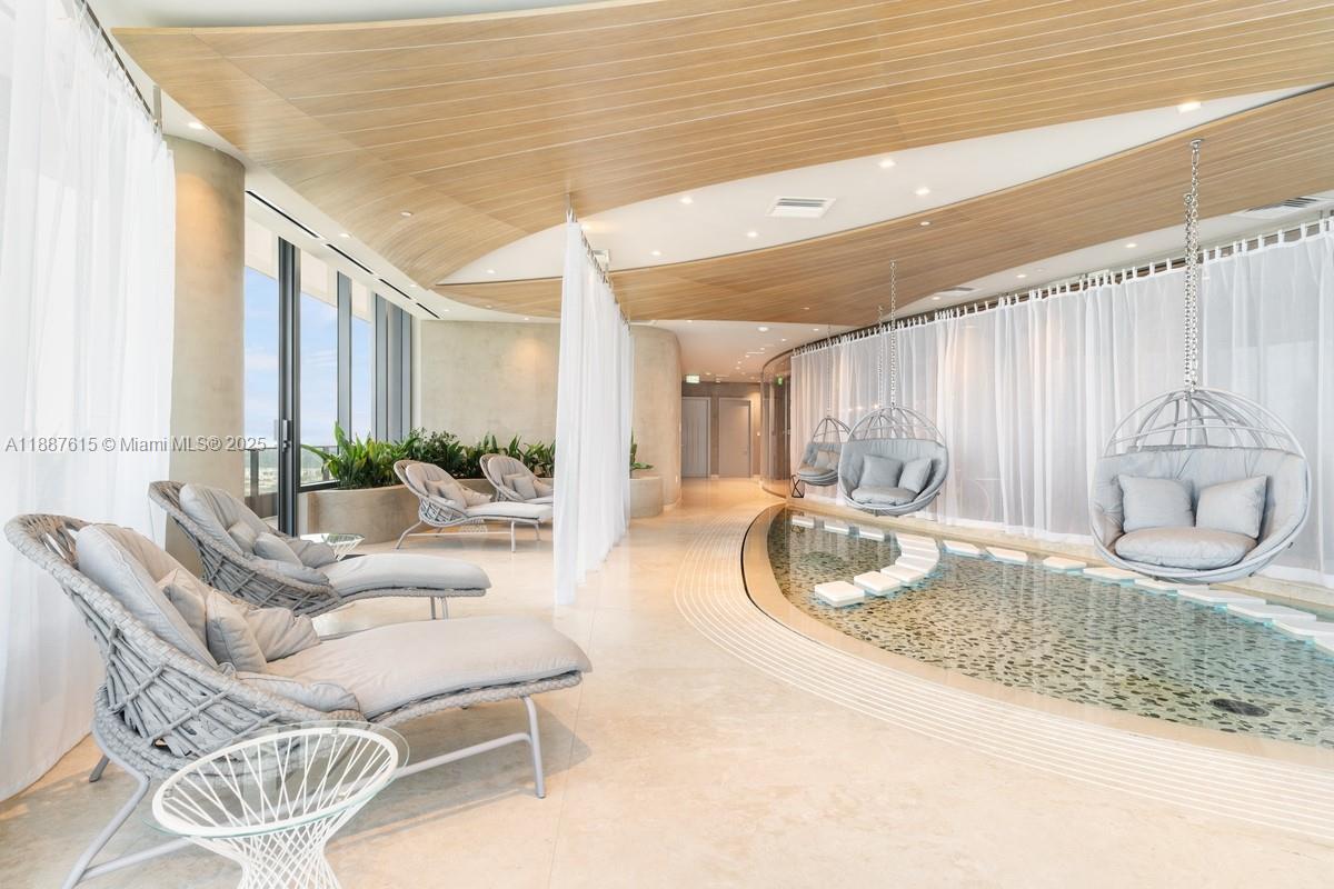 image Brickell Flatiron41