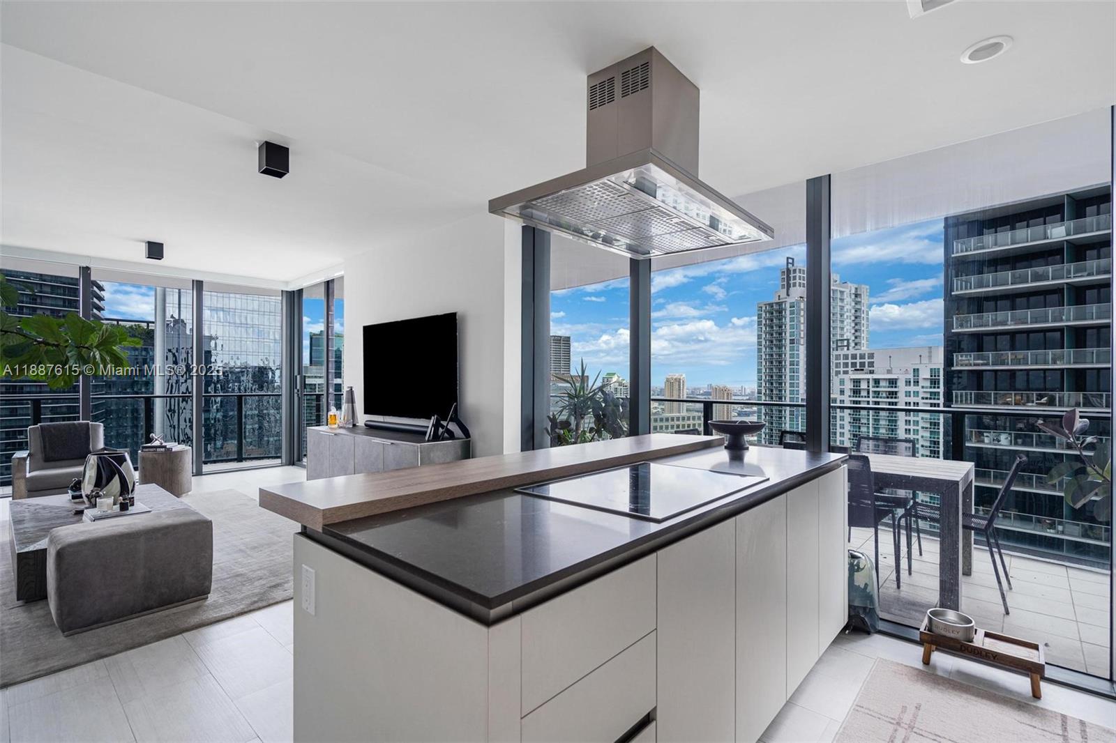 image Brickell Flatiron4