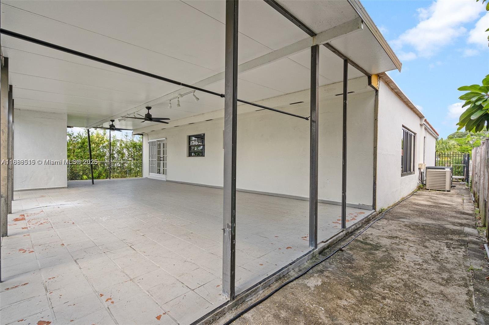 6418 SW 39th Ter Miami, FL 33155