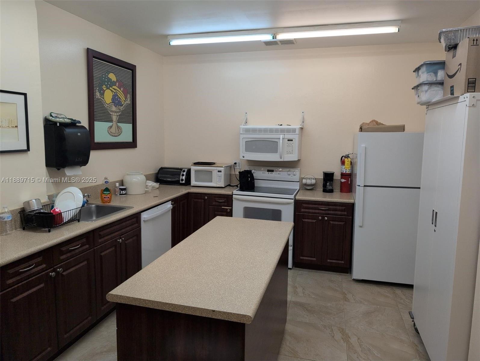 11930 N Bayshore Dr #1103 North Miami, FL 33181