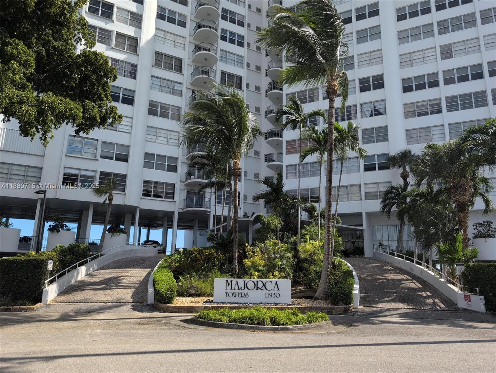 11930 N Bayshore Dr #1103 North Miami, FL 33181