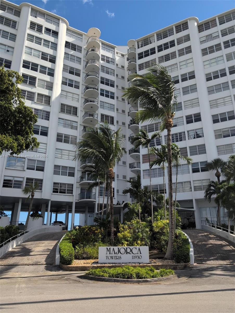 11930 N Bayshore Dr #1103 North Miami, FL 33181