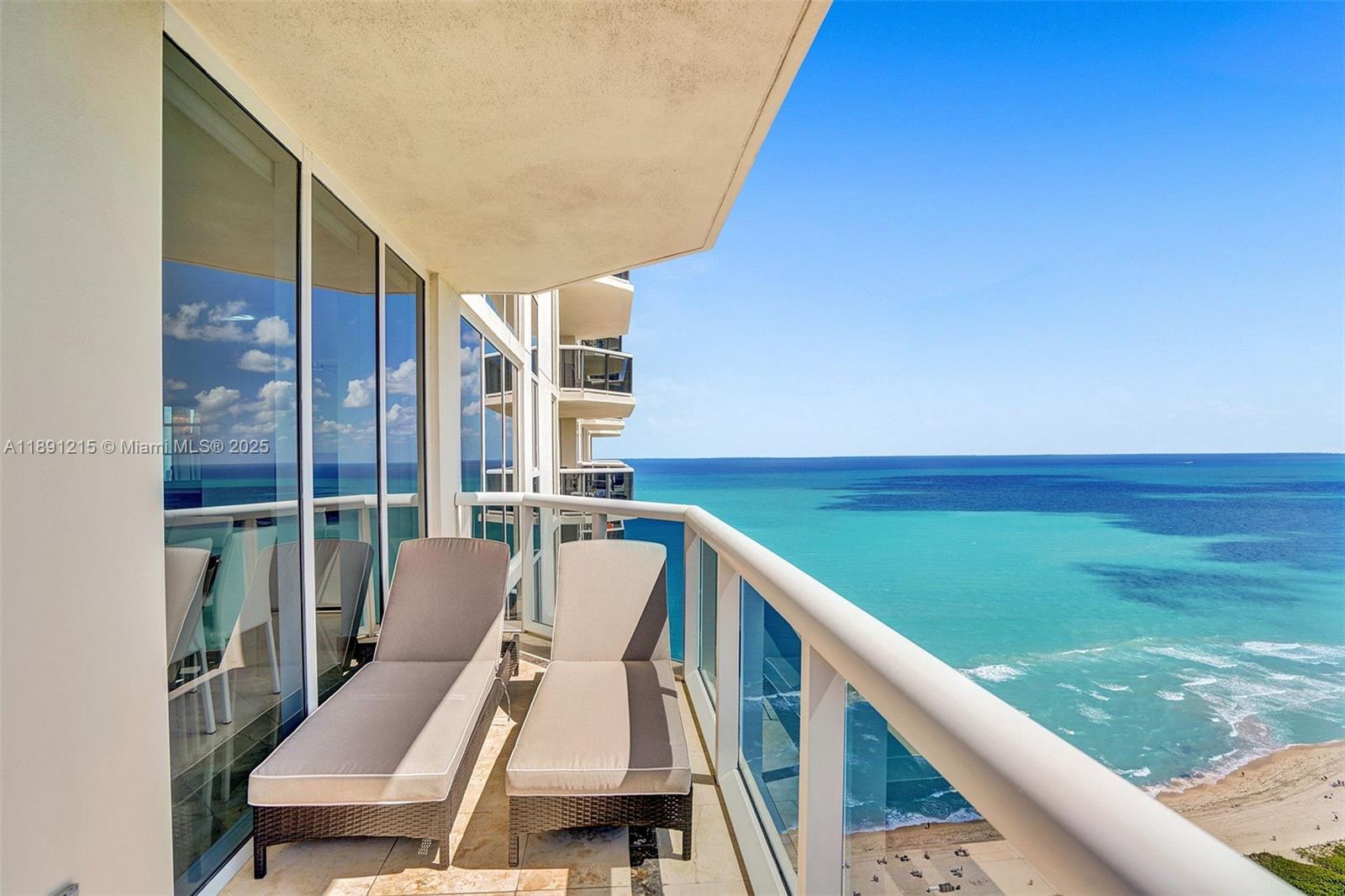 4779 Collins Ave #3705