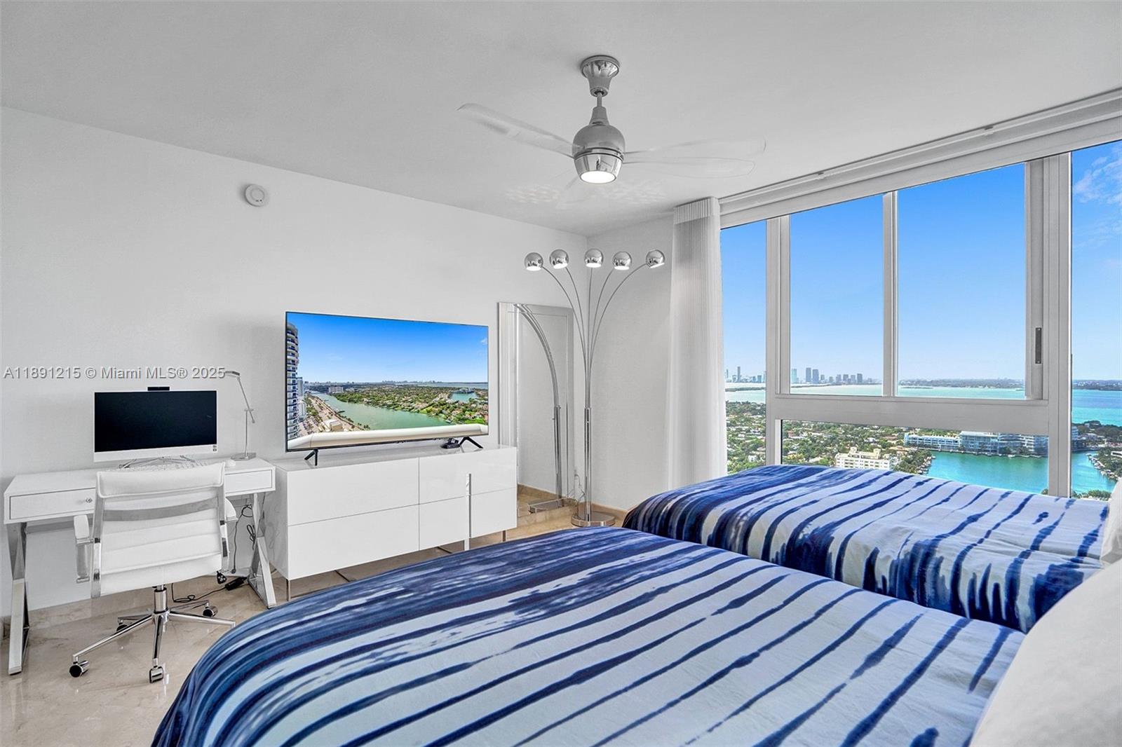 image Blue Diamond16