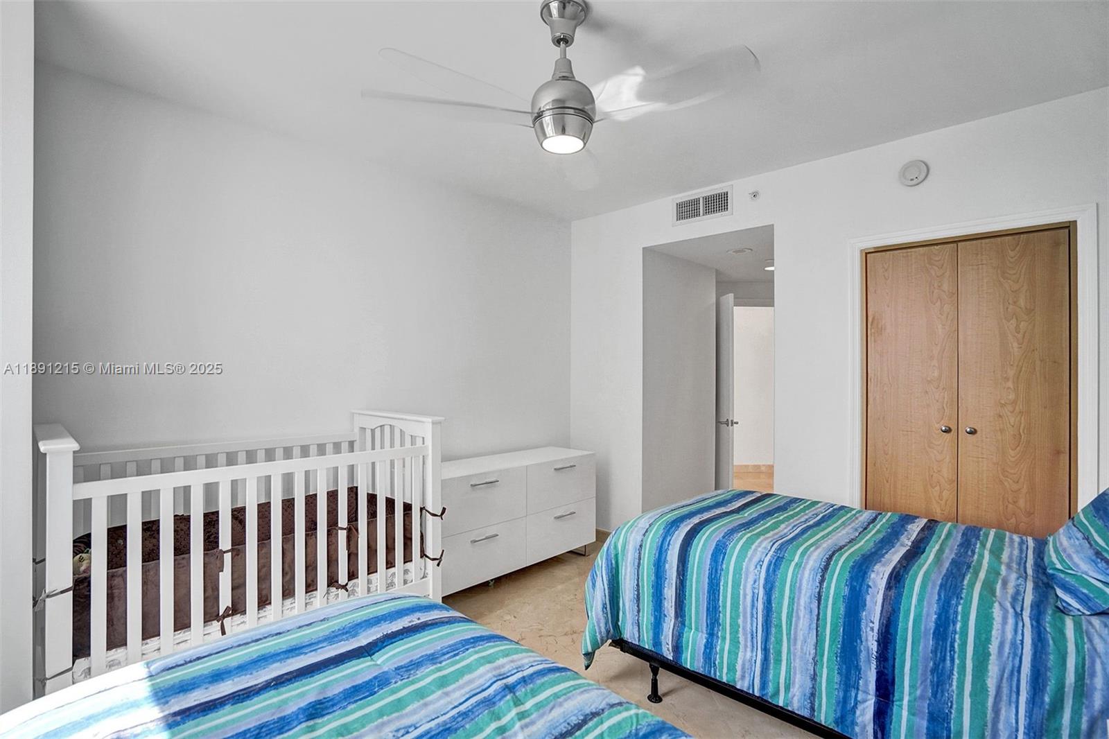 image Blue Diamond24