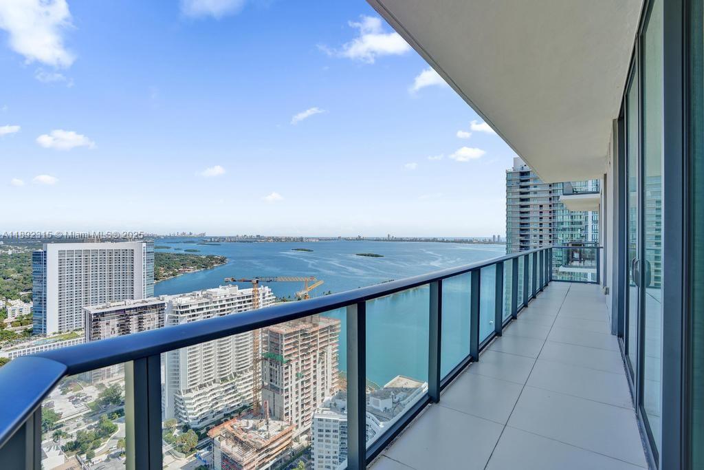 image Paraiso Bayviews24