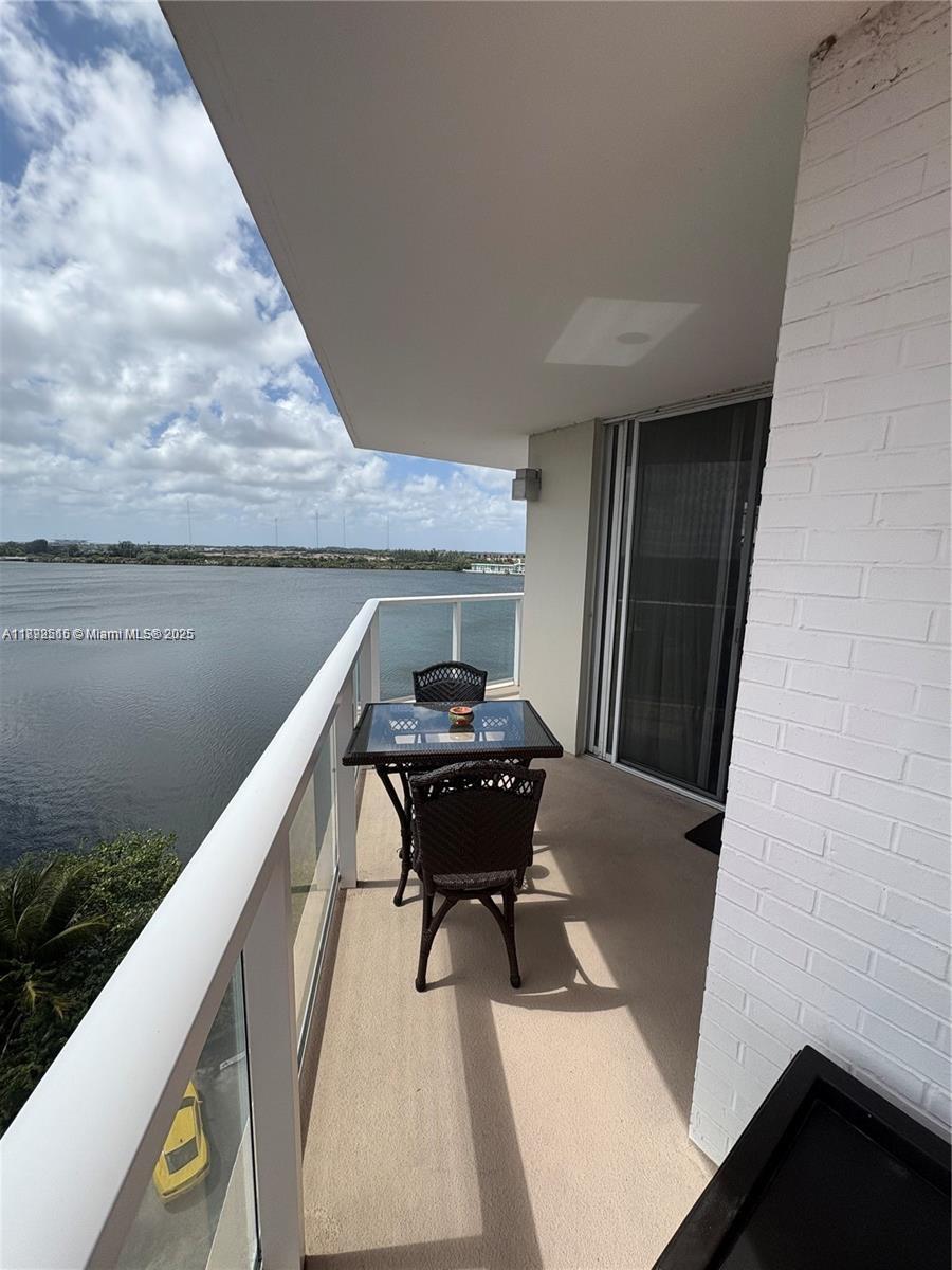 1301 NE Miami Gdns Dr #926W