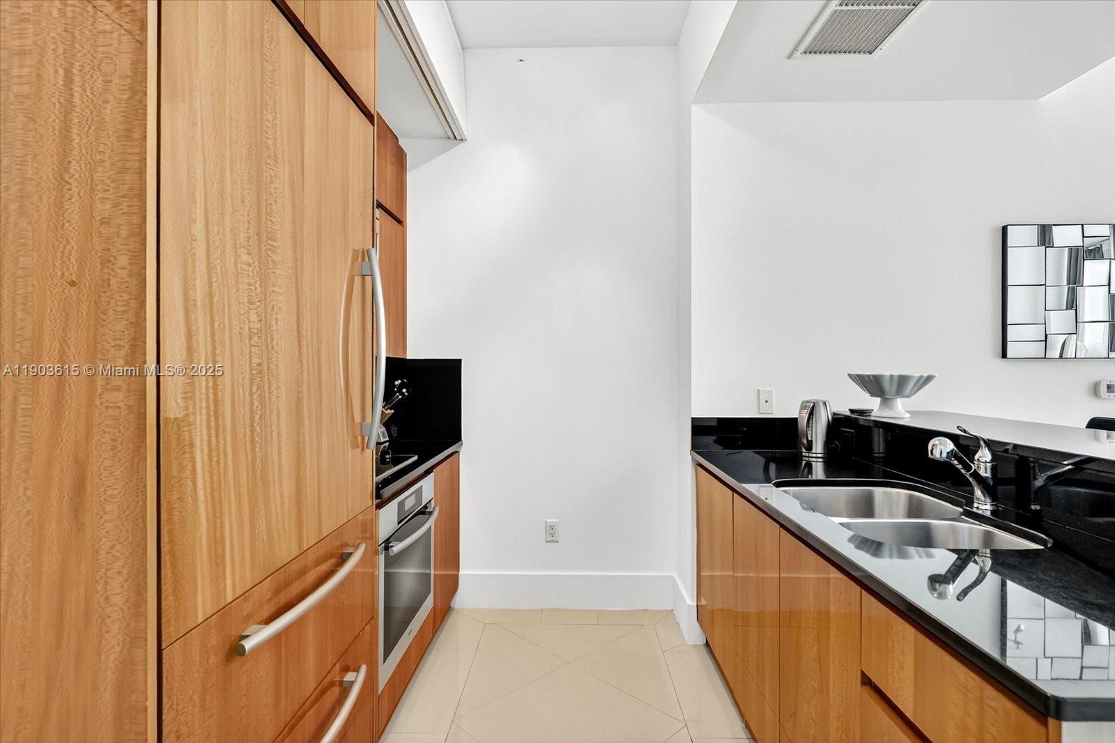 50 S Pointe Dr #503 Miami Beach, FL 33139