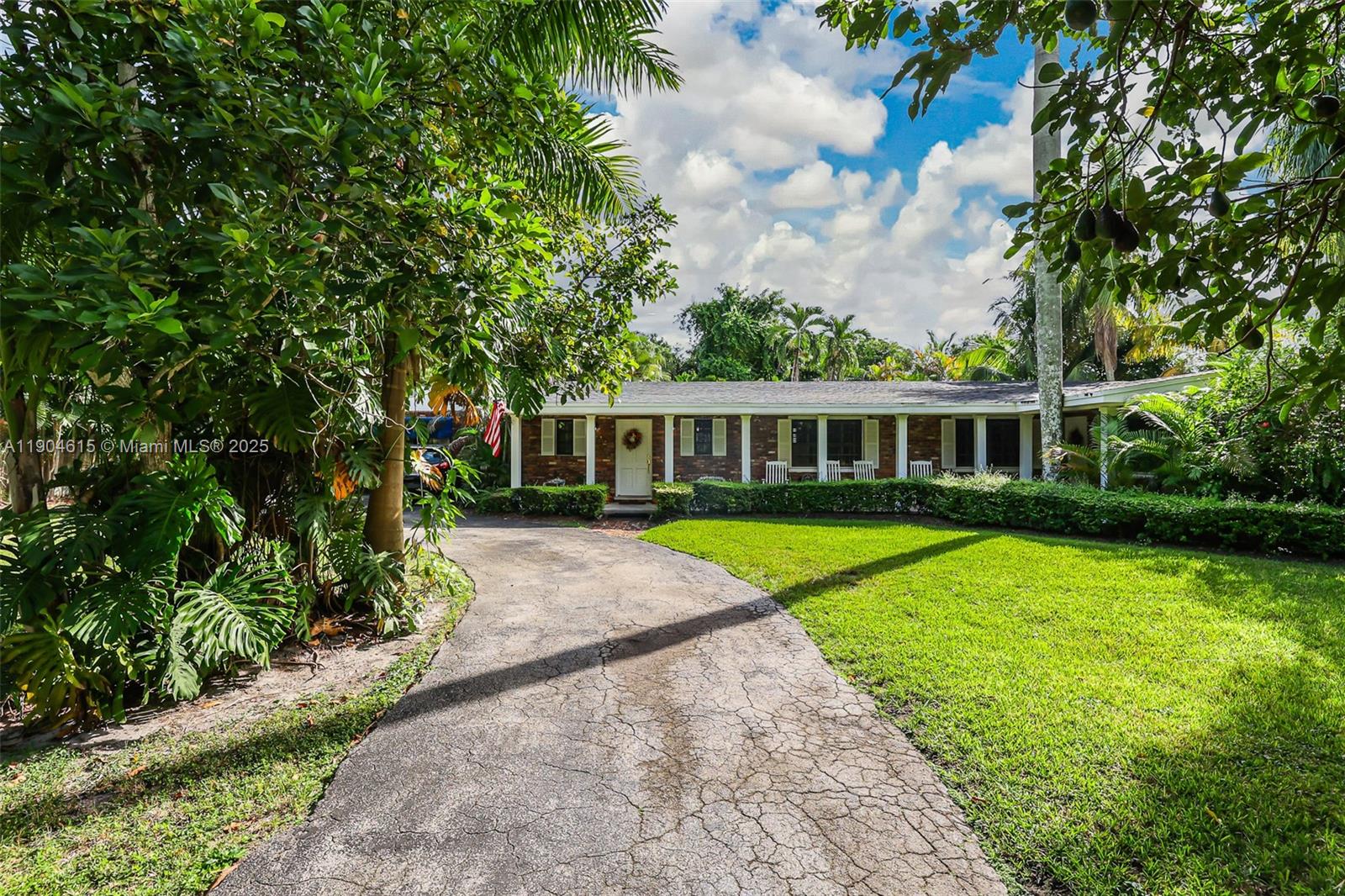 7701 SW 79th Ct Miami, FL 33143