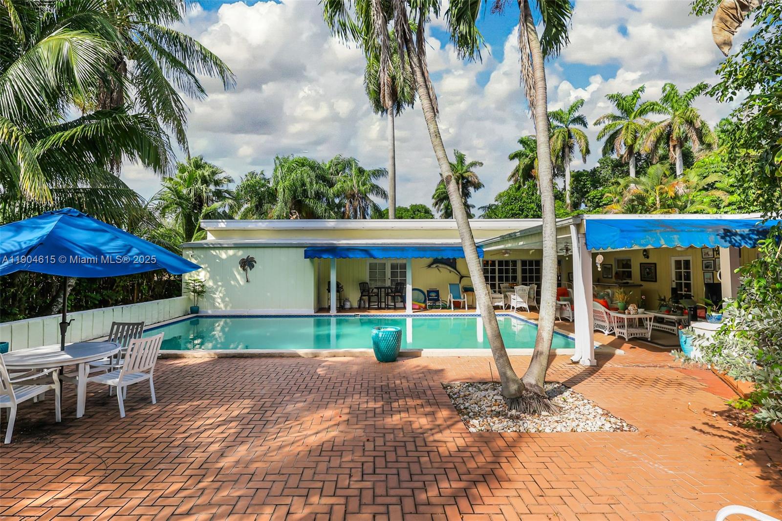 7701 SW 79th Ct Miami, FL 33143