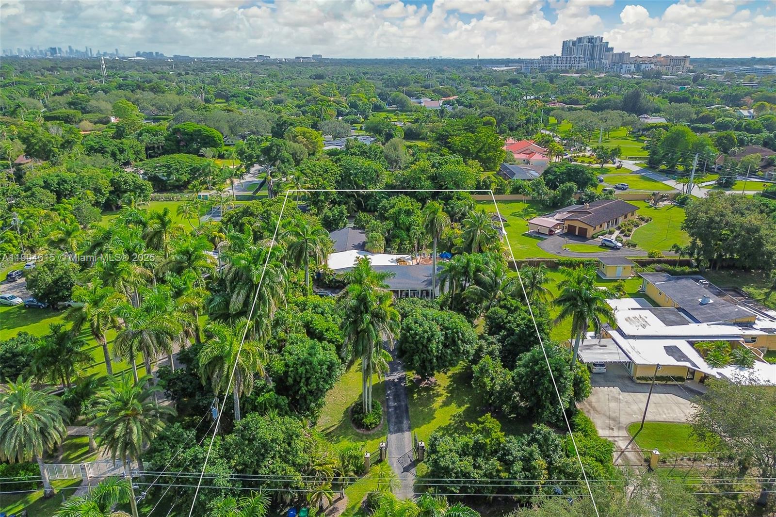 7701 SW 79th Ct Miami, FL 33143