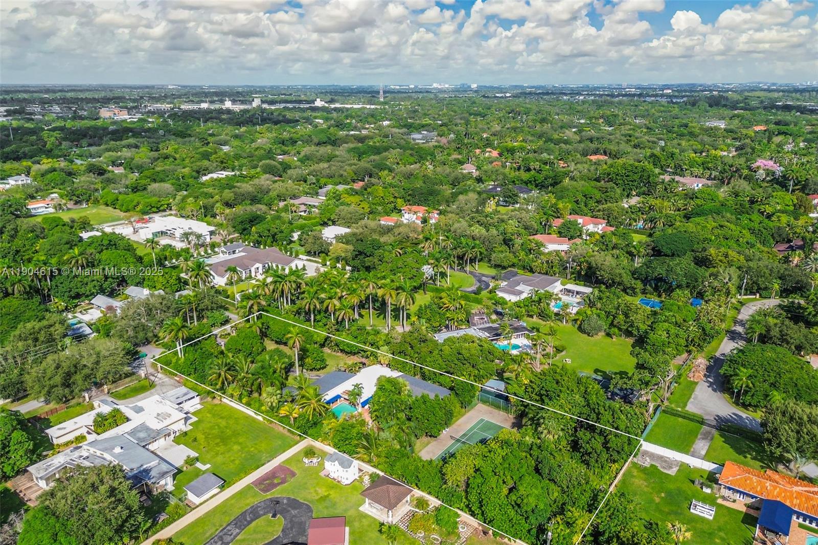 7701 SW 79th Ct Miami, FL 33143