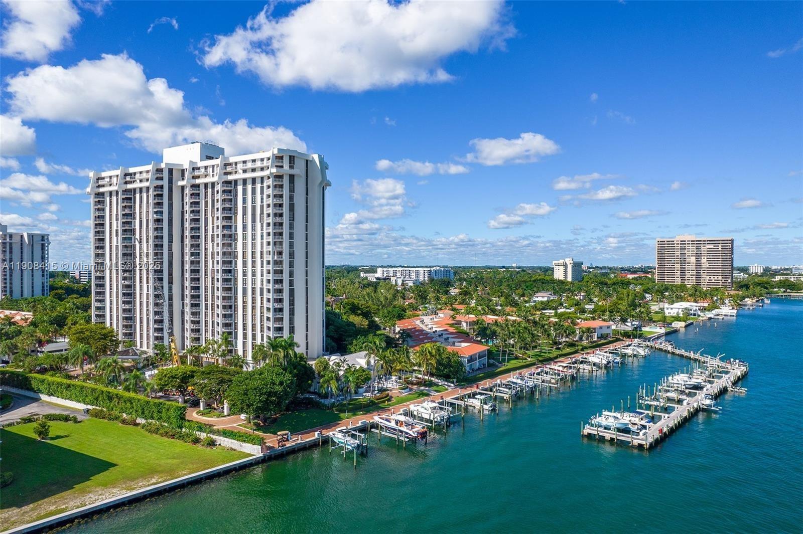 4000 Towerside Te #305