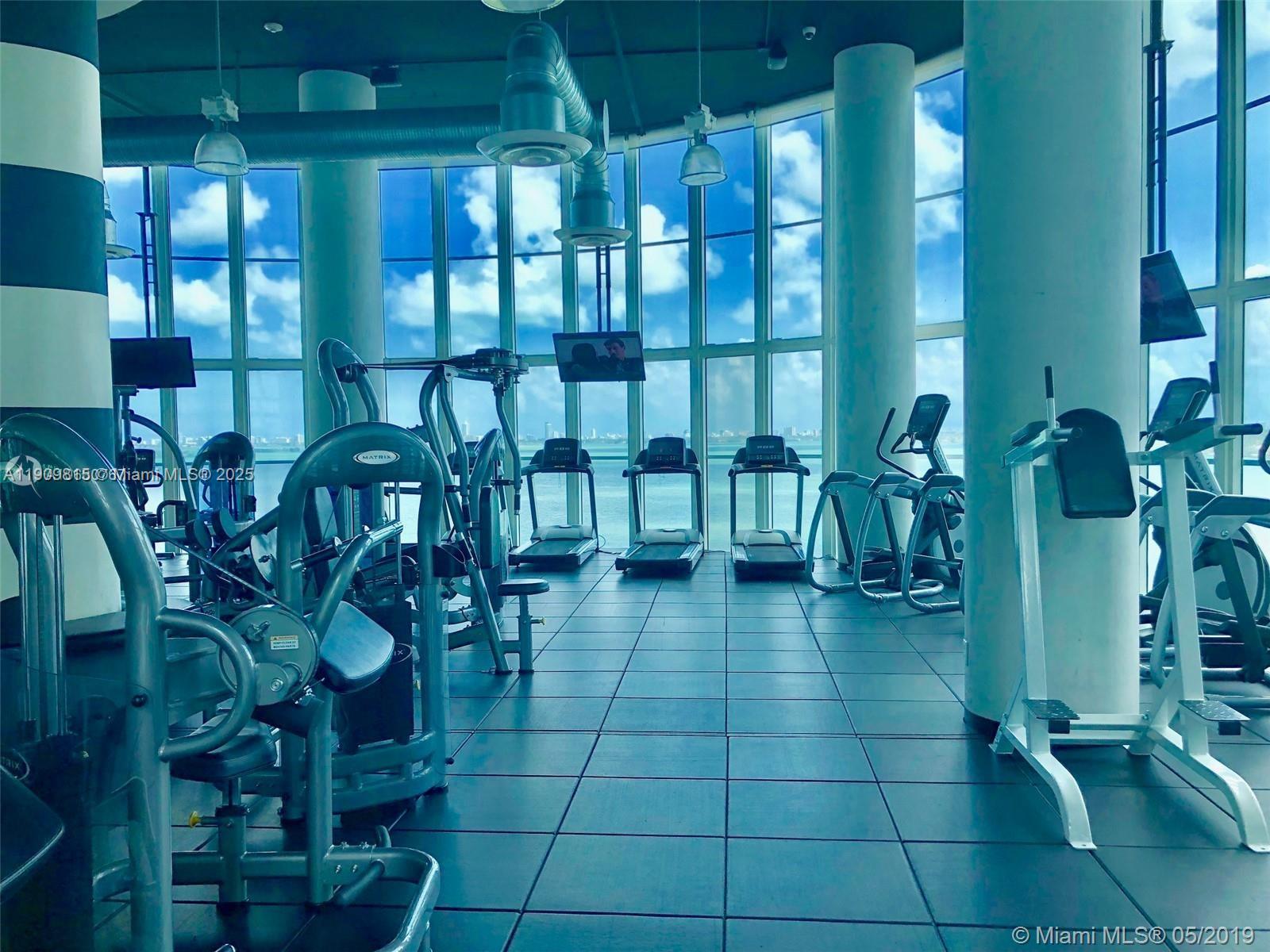 image 1800 Club Condo27