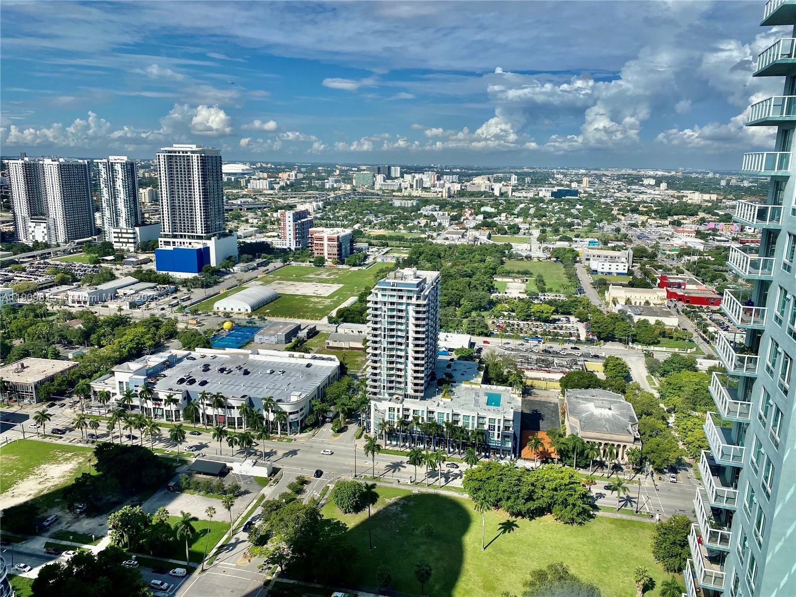 image 1800 Club Condo6
