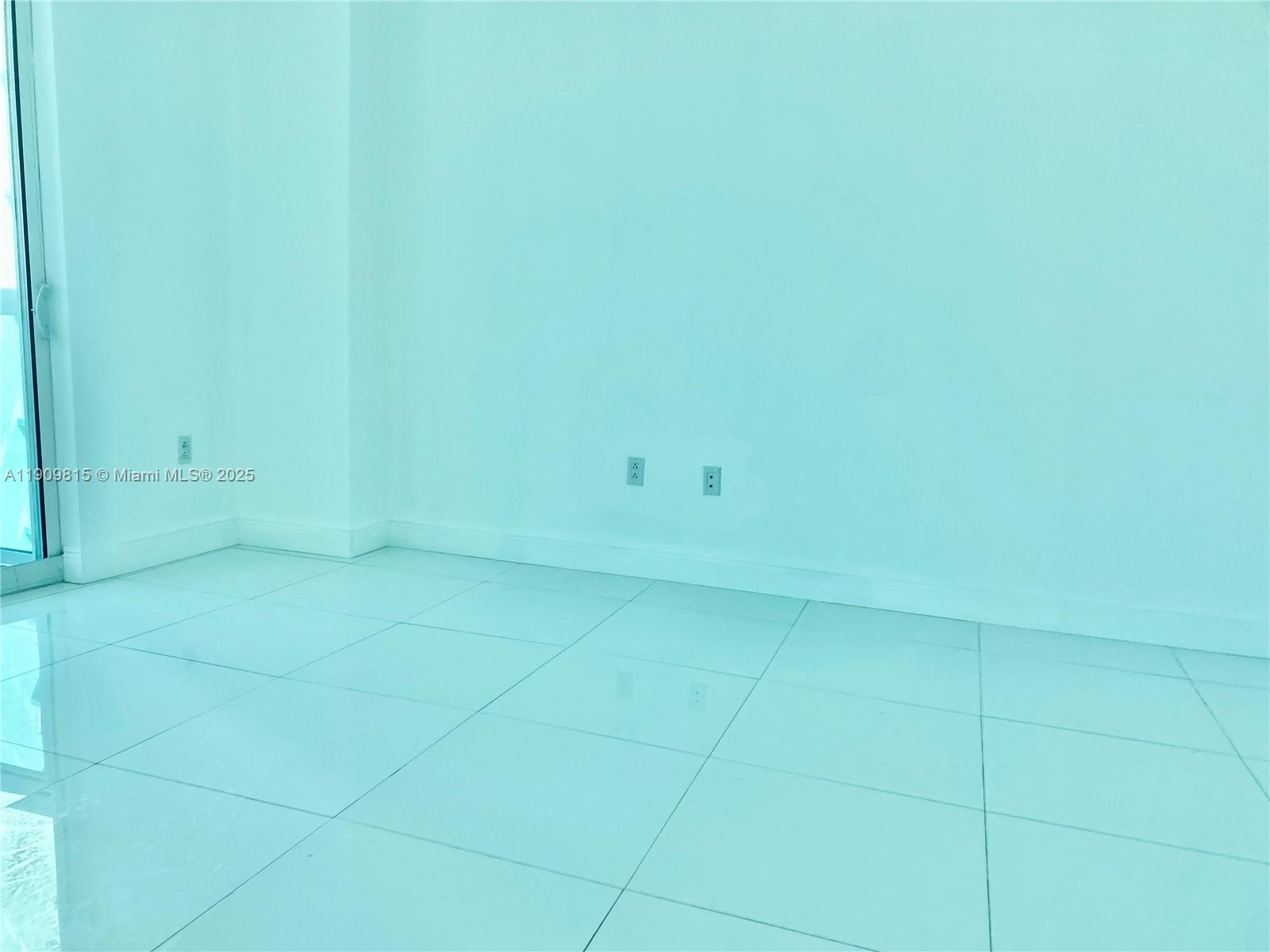 image 1800 Club Condo8