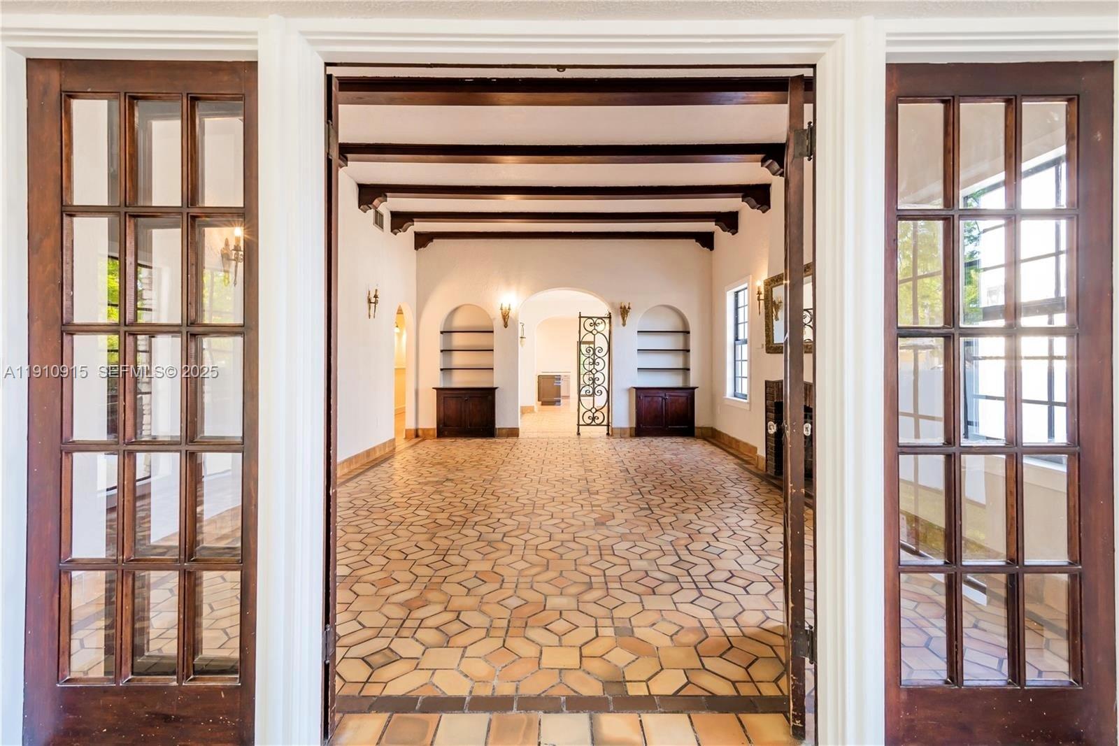 3718 Sheridan Ave Miami Beach, FL 33140