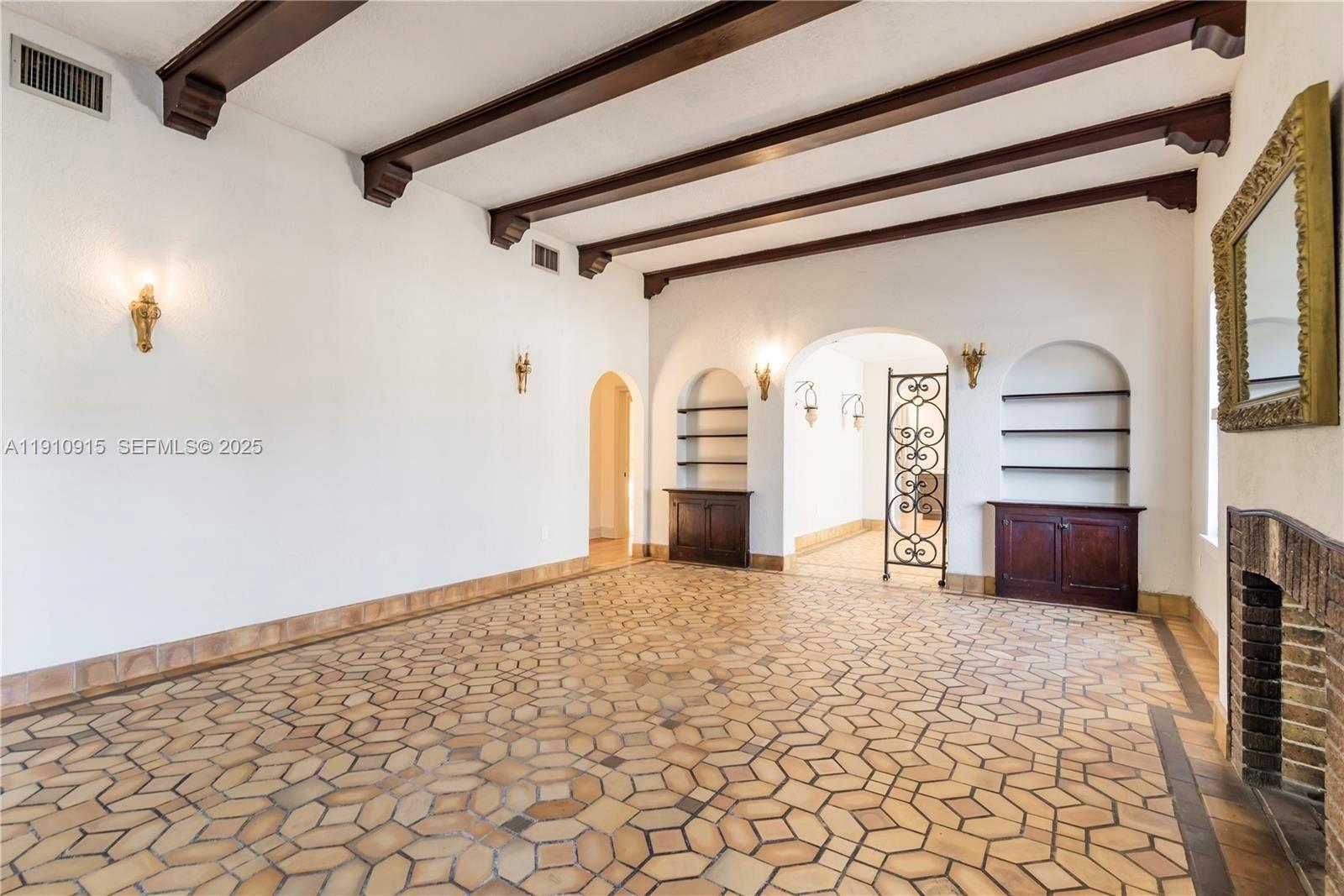 3718 Sheridan Ave Miami Beach, FL 33140