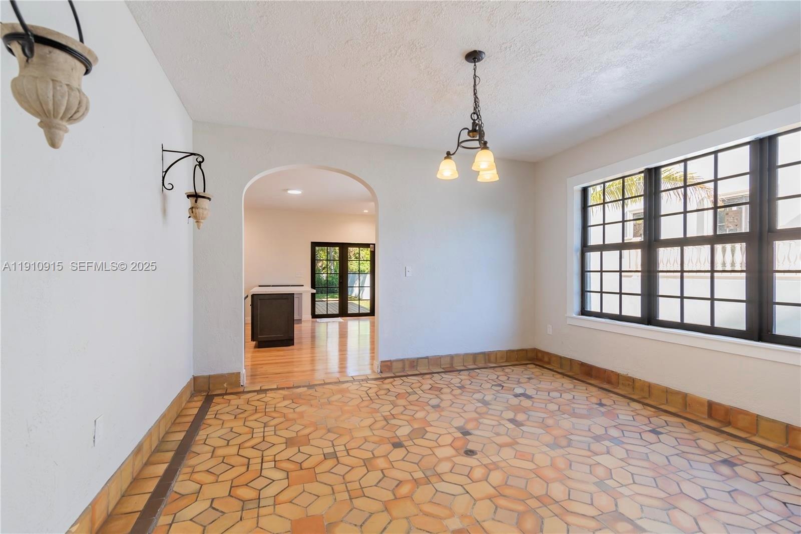 3718 Sheridan Ave Miami Beach, FL 33140