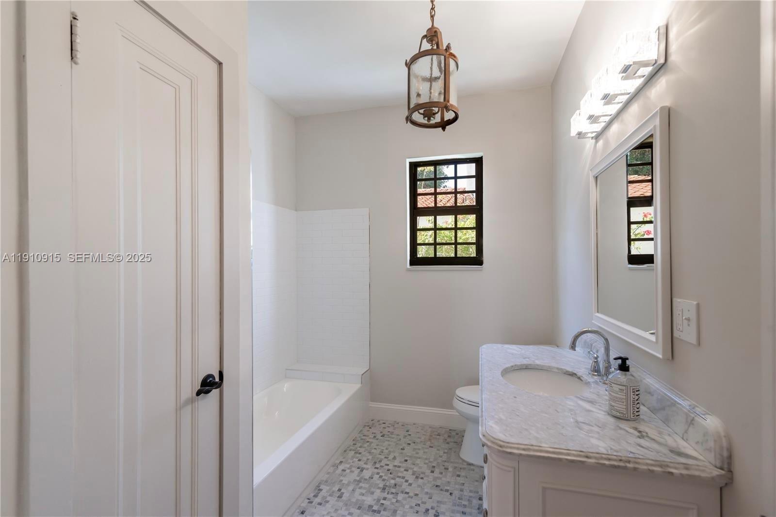 3718 Sheridan Ave Miami Beach, FL 33140