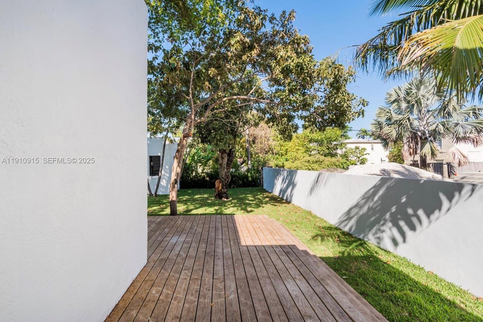 3718 Sheridan Ave Miami Beach, FL 33140