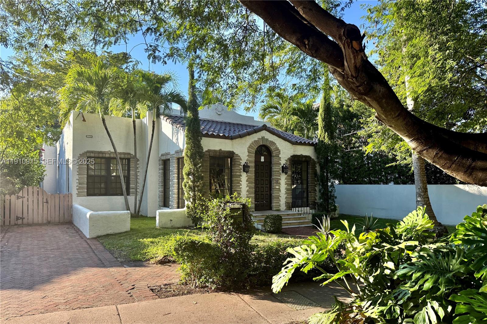 3718 Sheridan Ave Miami Beach, FL 33140