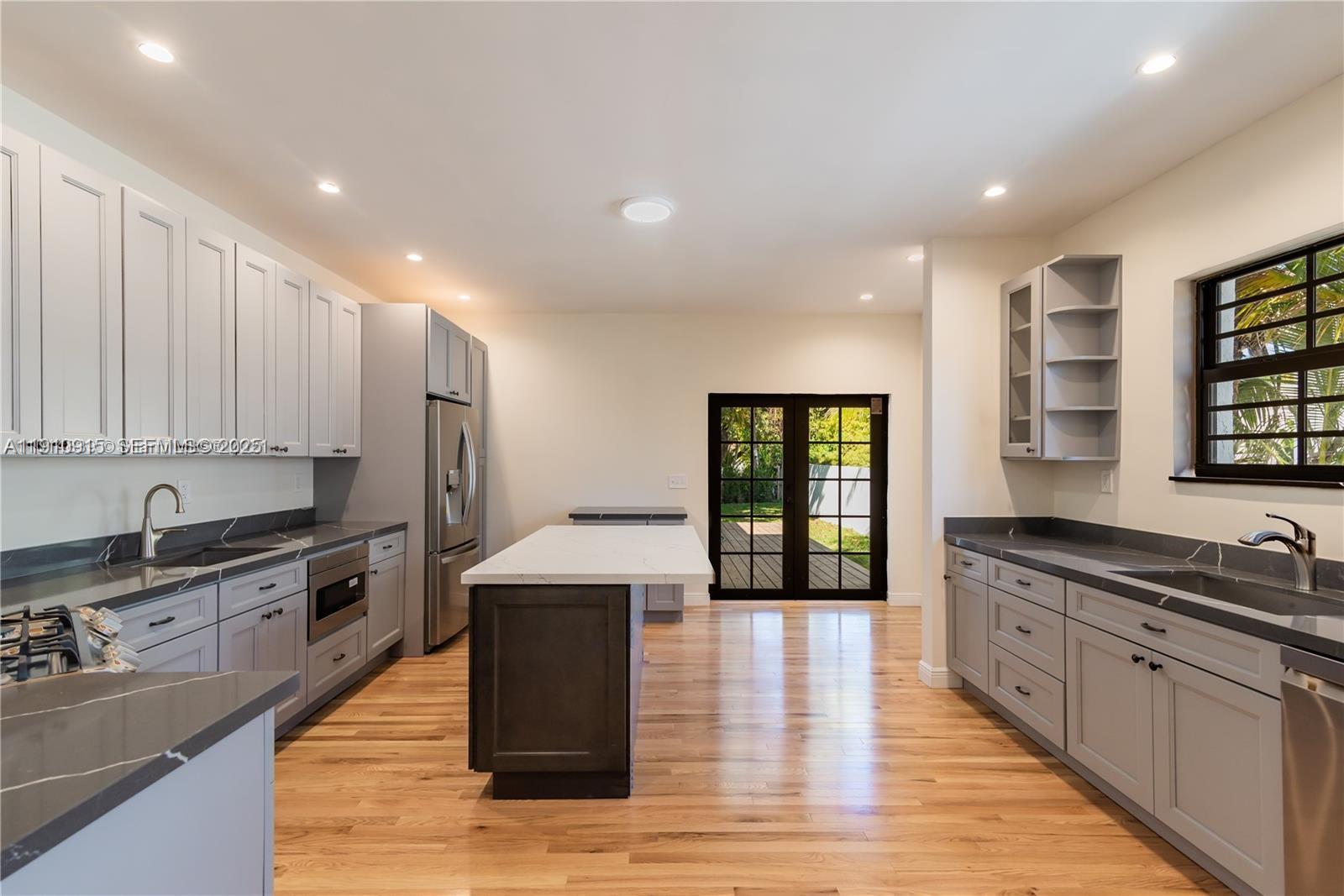 3718 Sheridan Ave Miami Beach, FL 33140