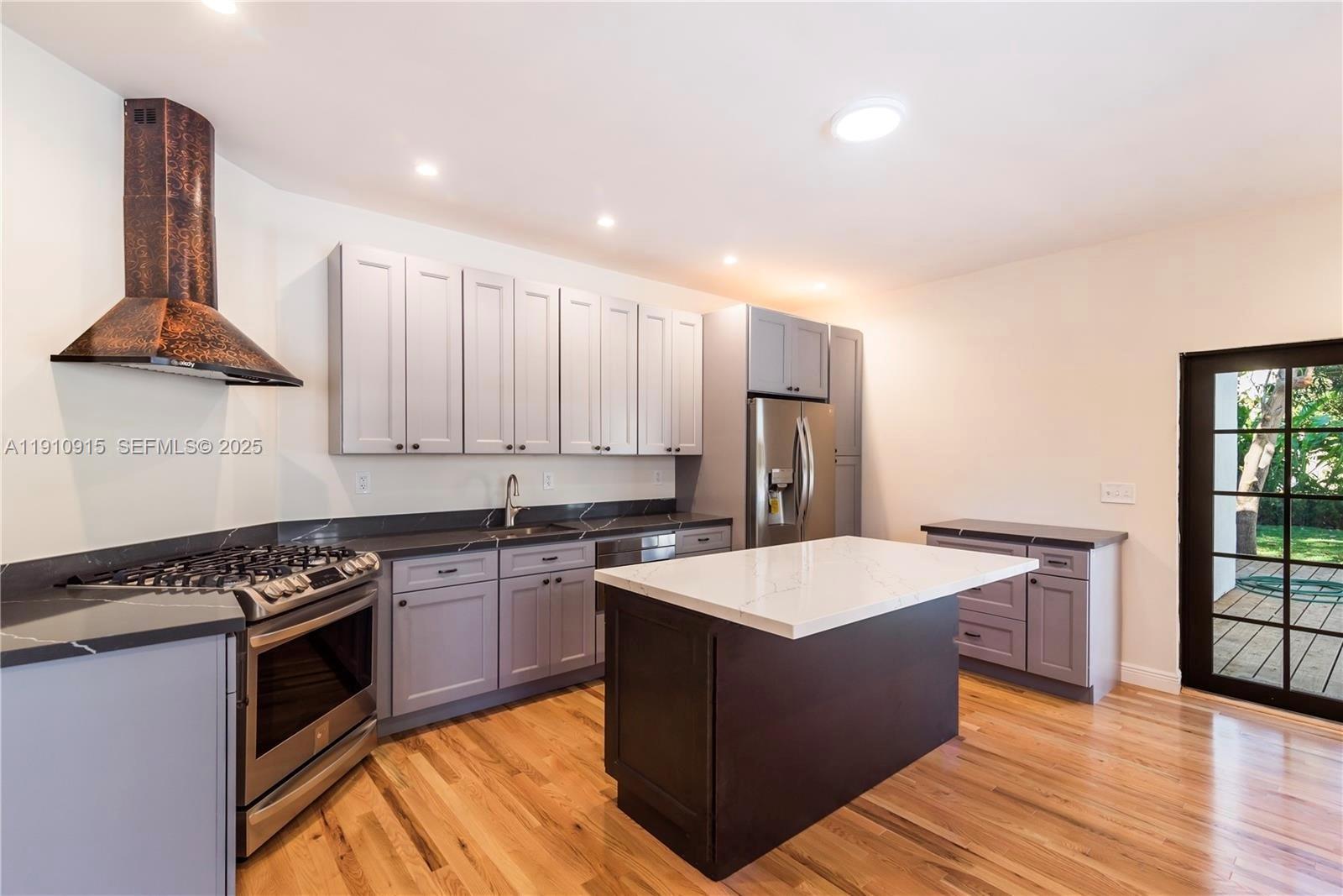 3718 Sheridan Ave Miami Beach, FL 33140