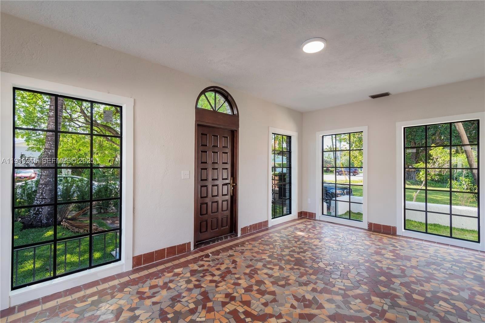 3718 Sheridan Ave Miami Beach, FL 33140