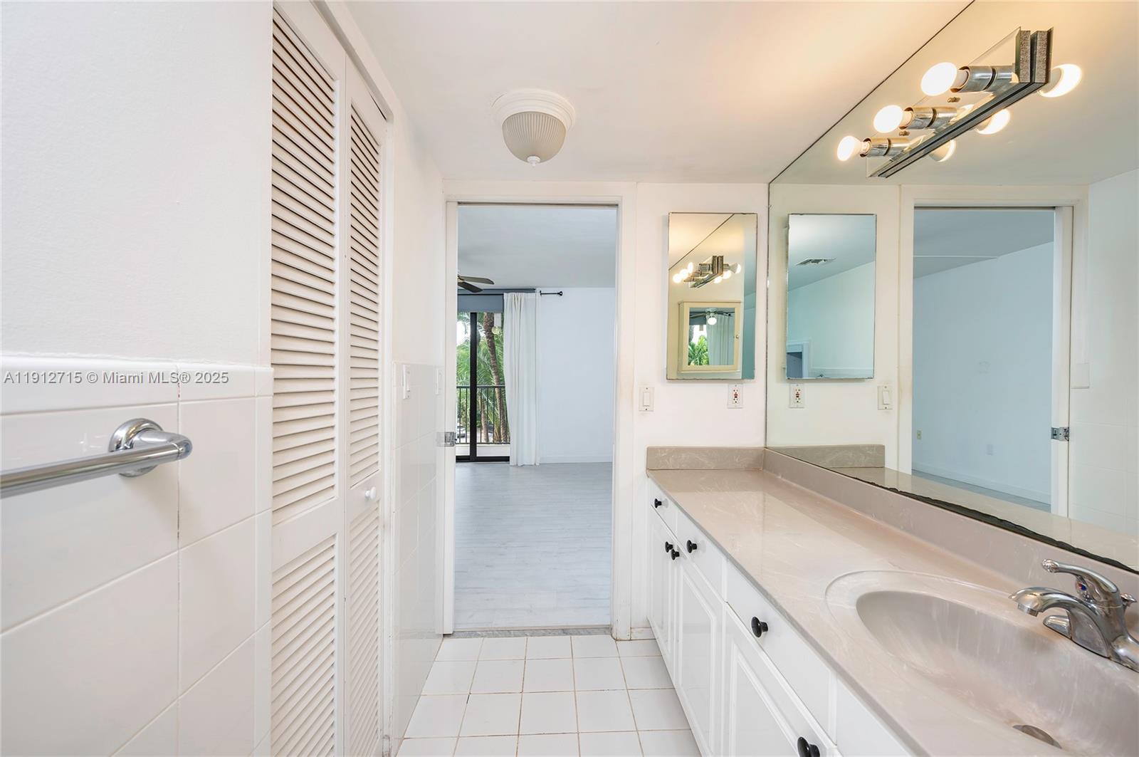 55 Ocean Ln Dr #3030 Key Biscayne, FL 33149