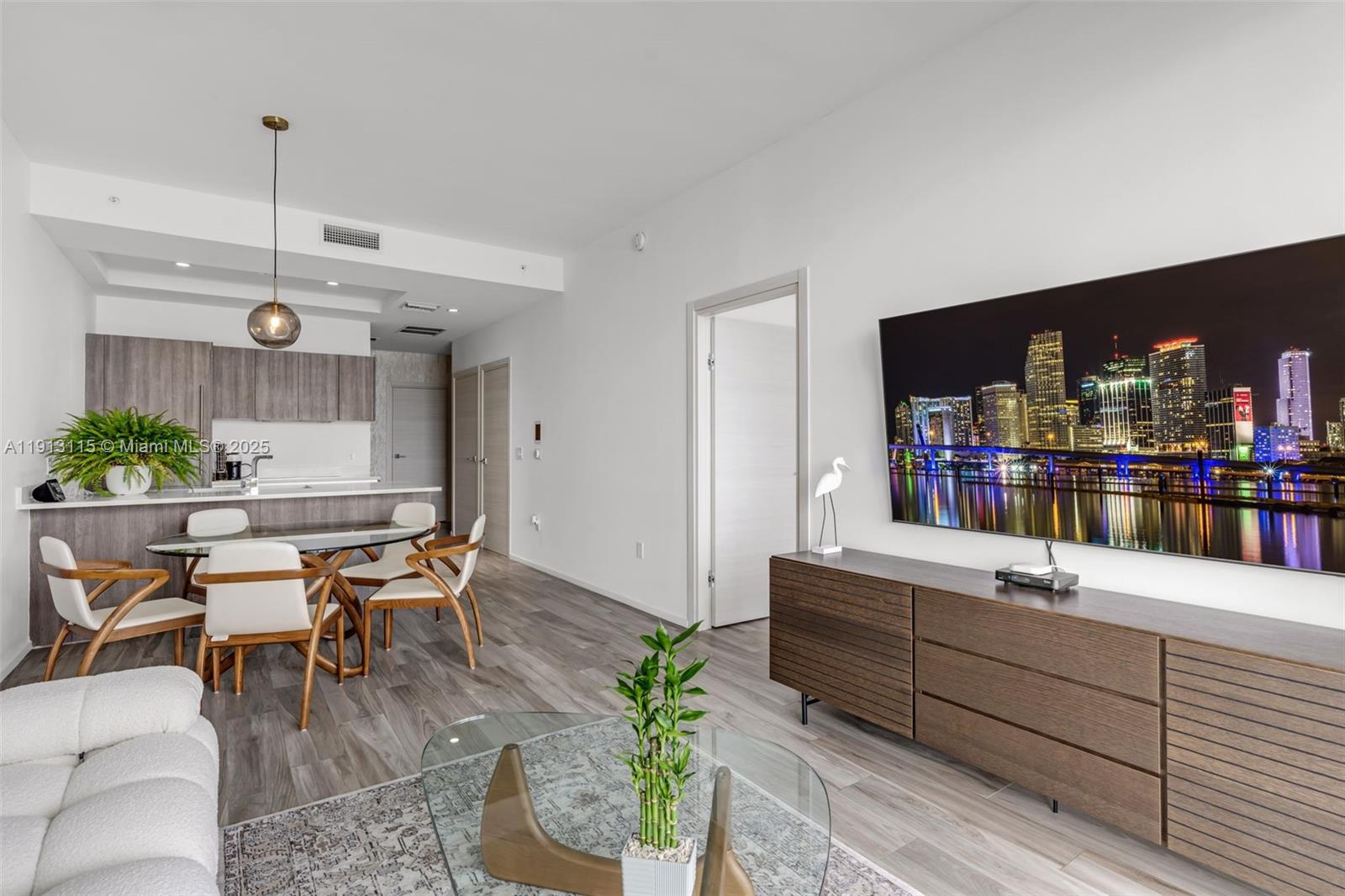 801 S Miami Ave #5206 Miami, FL 33130