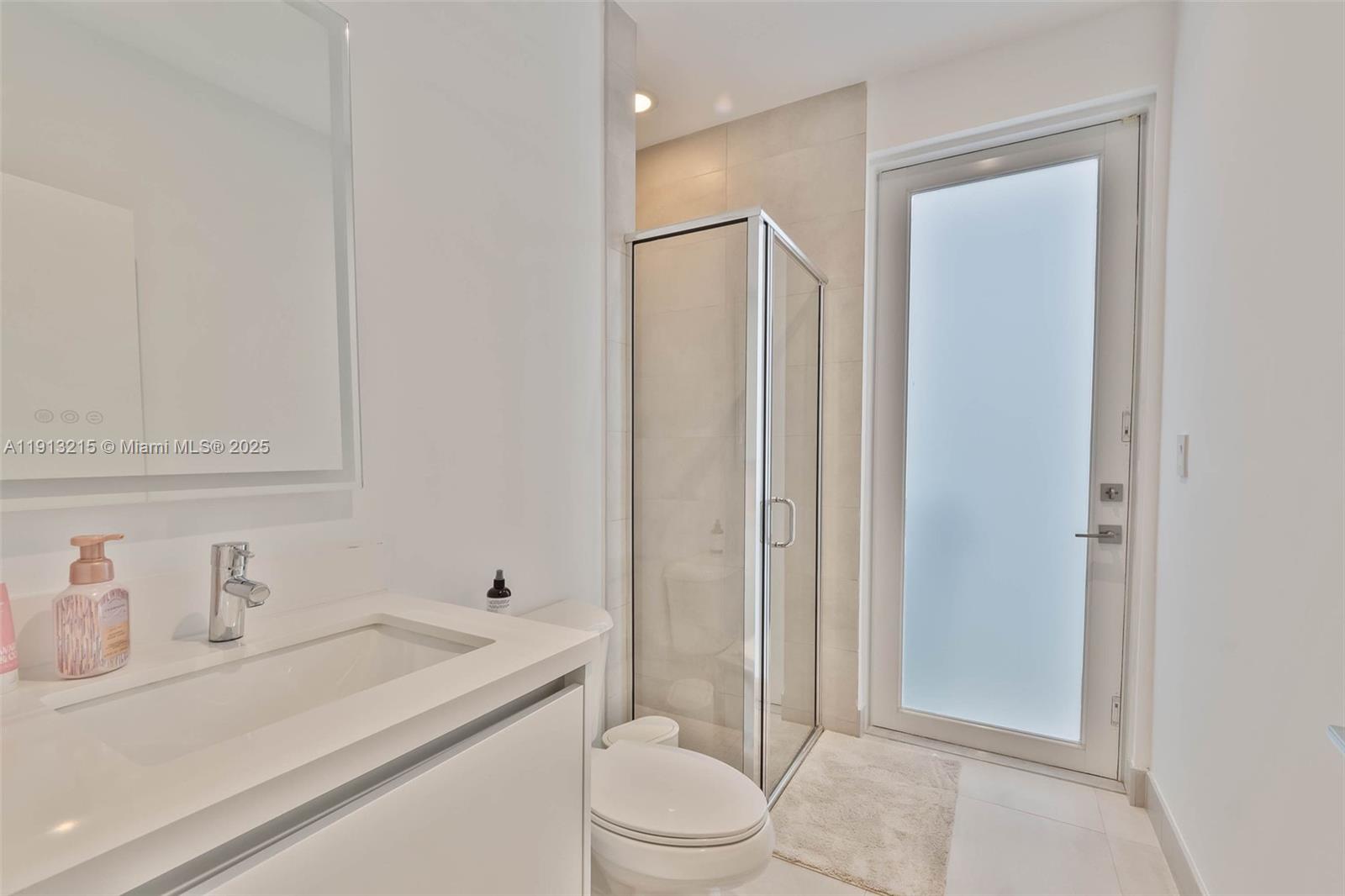 6745 NW 103rd Ave Doral, FL 33178