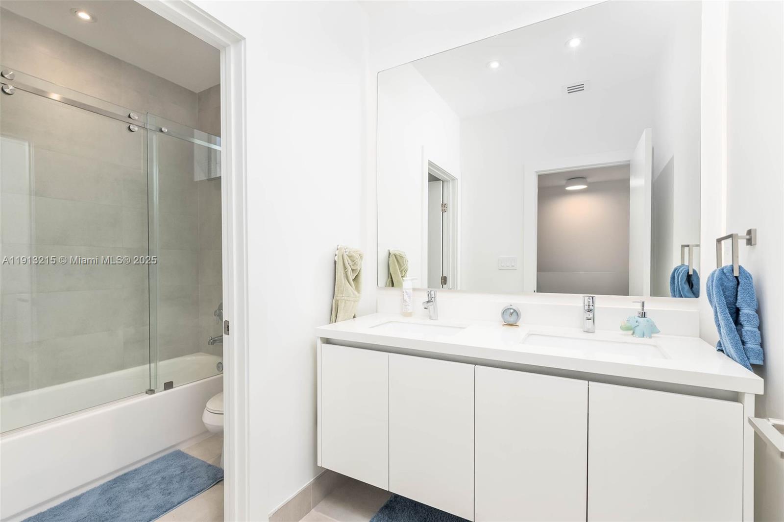 6745 NW 103rd Ave Doral, FL 33178