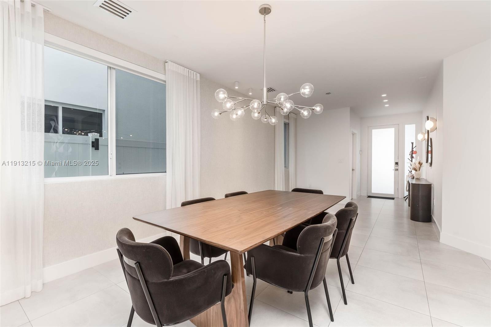 6745 NW 103rd Ave Doral, FL 33178