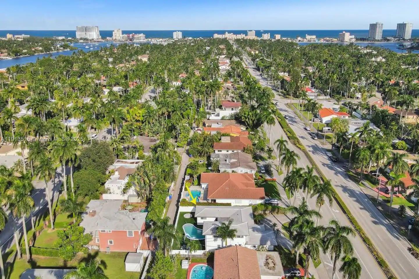 1241 Hollywood Blvd Hollywood, FL 33019