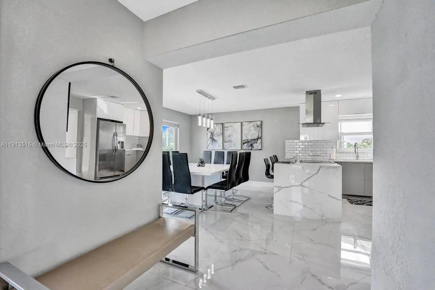 1241 Hollywood Blvd Hollywood, FL 33019