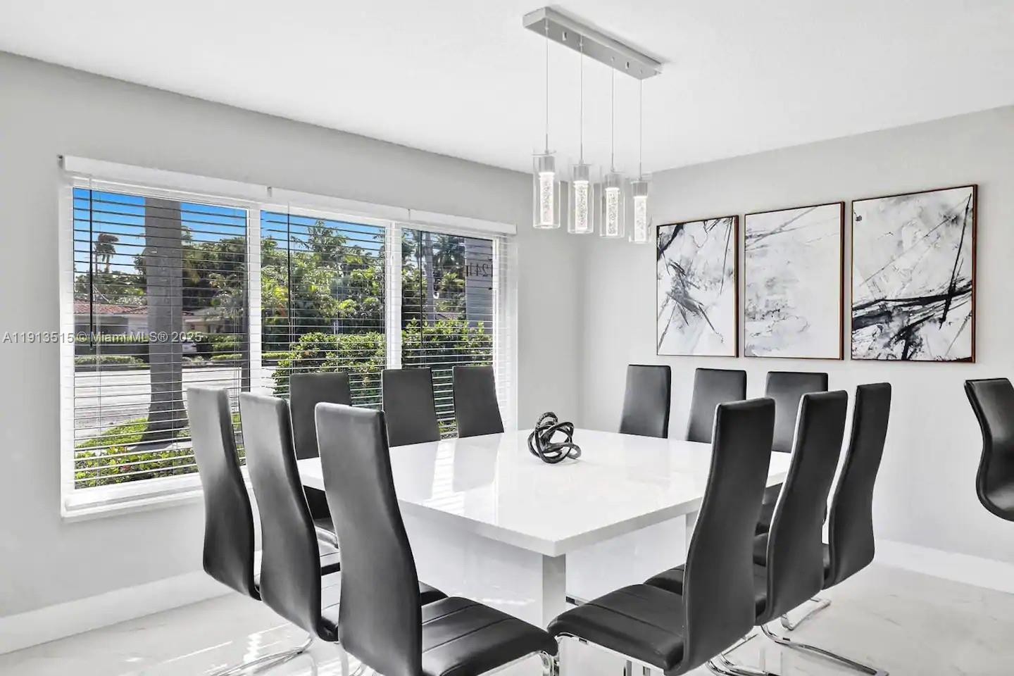 1241 Hollywood Blvd Hollywood, FL 33019