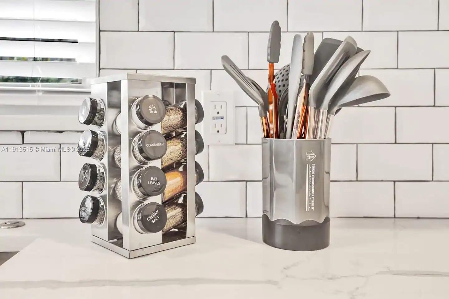 1241 Hollywood Blvd Hollywood, FL 33019