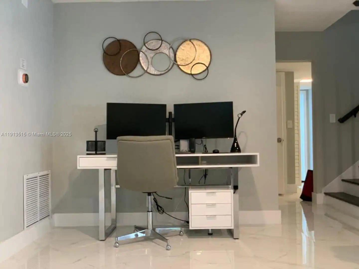 1241 Hollywood Blvd Hollywood, FL 33019