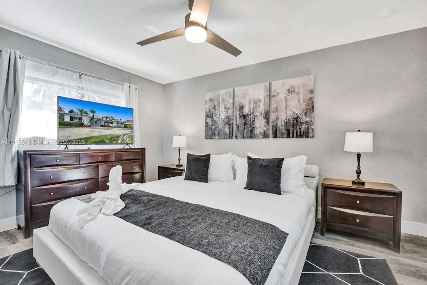 1241 Hollywood Blvd Hollywood, FL 33019